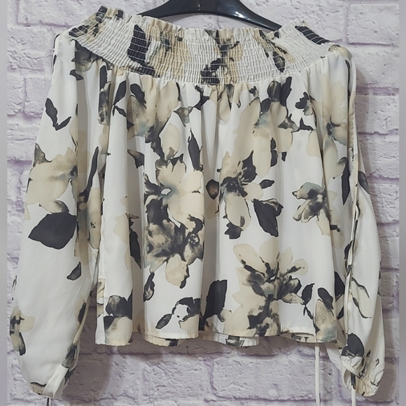 Papaya Floral Smocked, Cold Shoulder,Open Balloon Sleeve  Crop Top Large - Picture 1 of 5